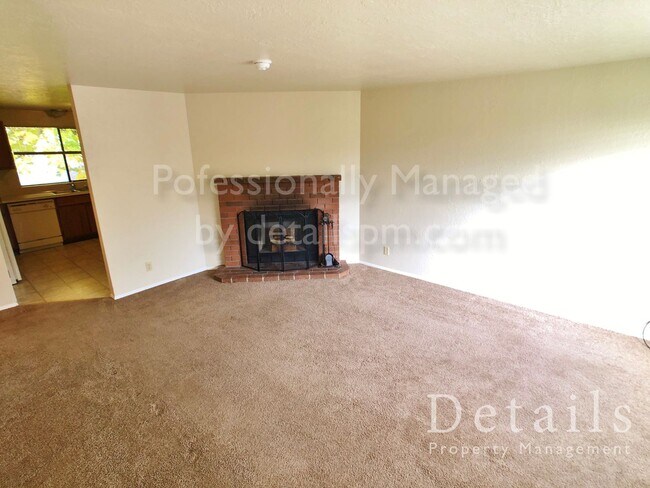 Building Photo - 9467/9469 Silverdale Loop Rd NW