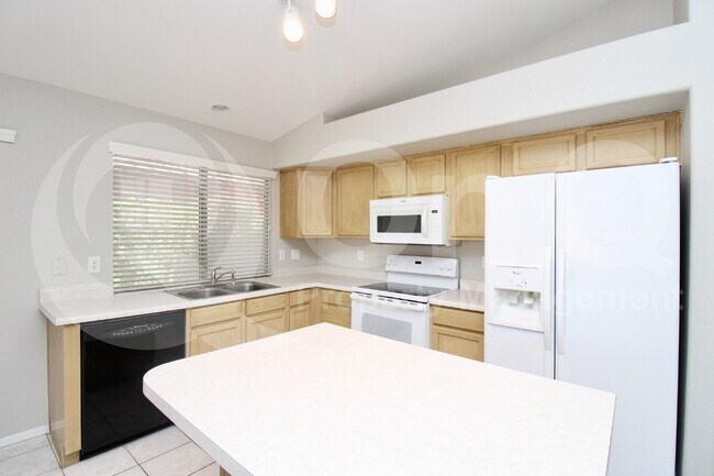 Foto del edificio - 606 E Cathy Dr