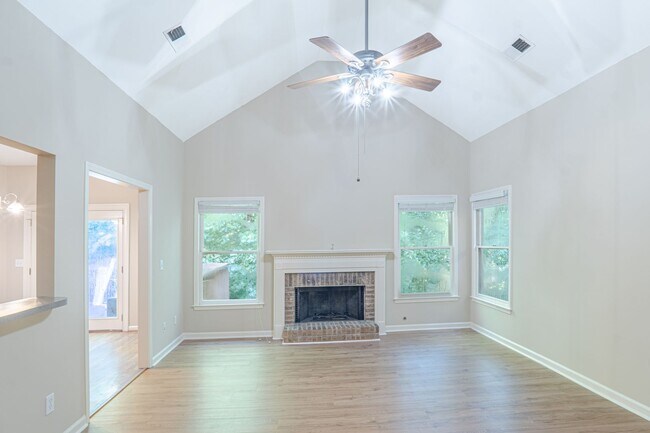 Foto del edificio - 2193 Northbrook Ridge NW