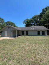 Building Photo - 198 Wendwood Dr