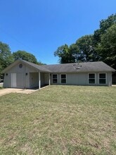 Building Photo - 198 Wendwood Dr