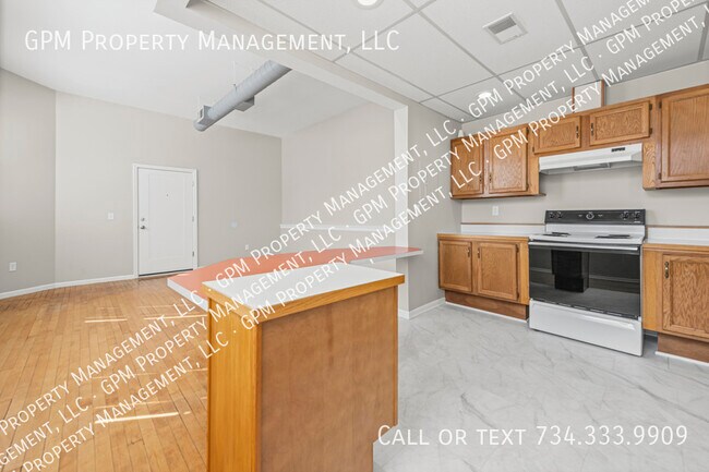 Building Photo - 412 Grand River Ave