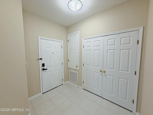 Building Photo - 7801 Point Meadows Dr