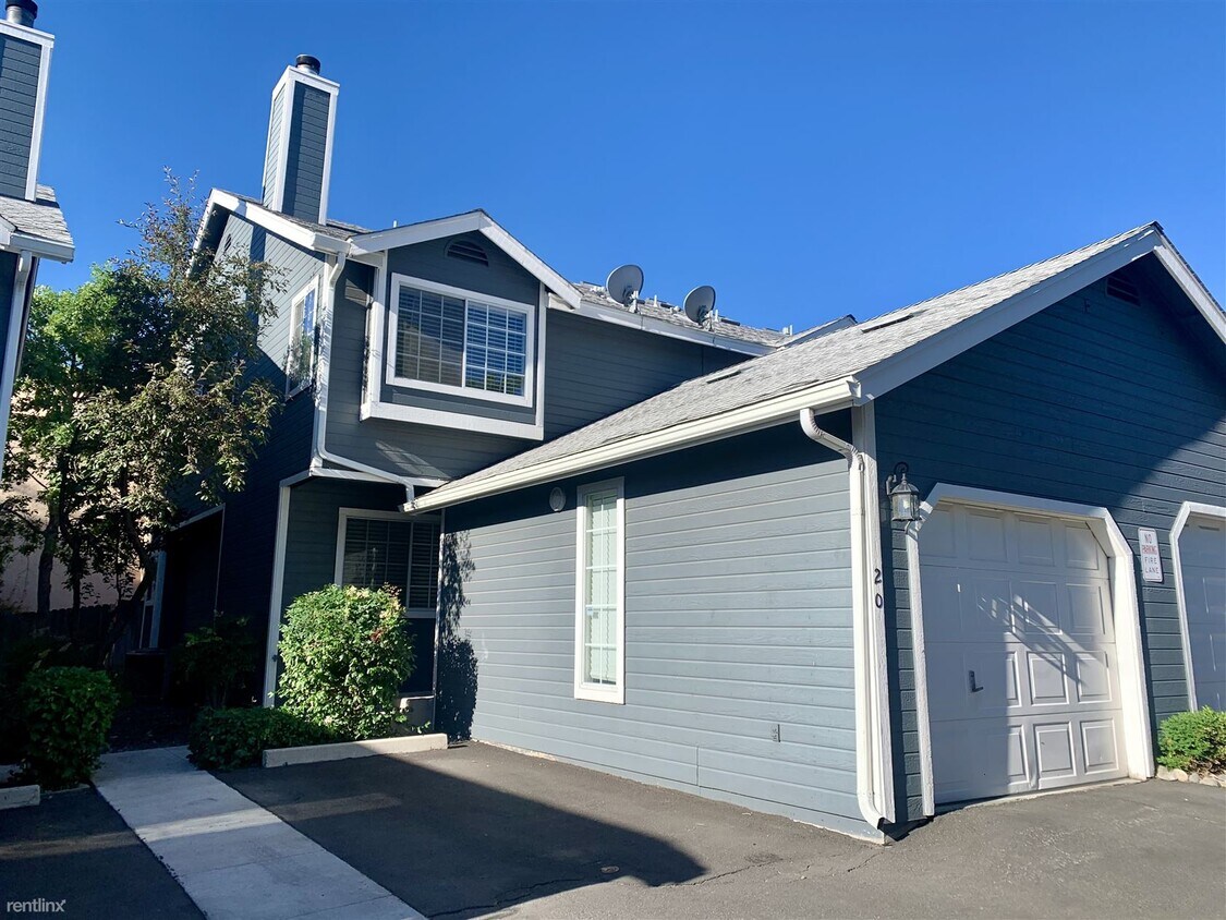 Primary Photo - 2 br, 2.5 bath Townhome - 2650 Plumas Stre...