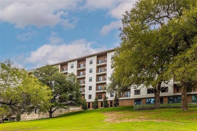 2500 Longview St Unit 201 Austin Tx 78705 Condo For Rent In Austin