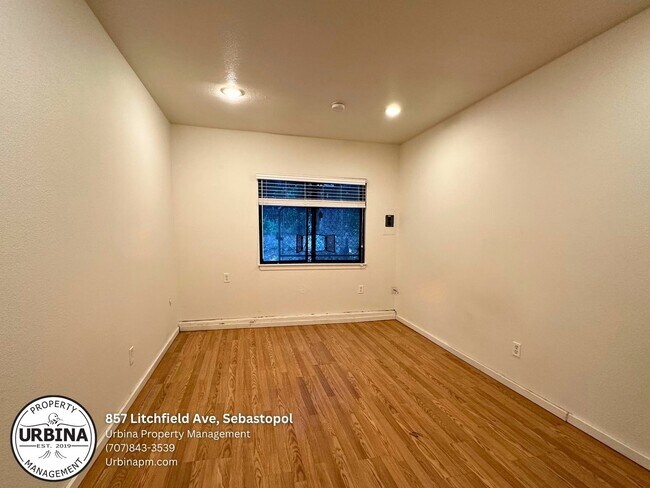Foto del edificio - Charming 2-Bedroom Retreat Just Minutes fr...
