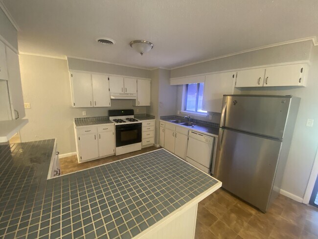 Foto del edificio - 9225 Woodbine St