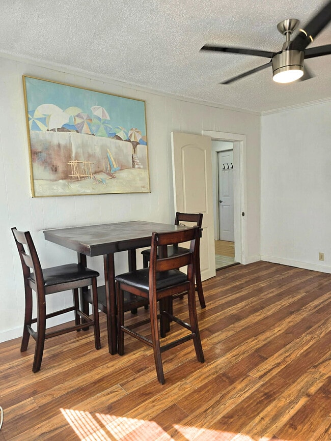 Building Photo - 315 Avenue J