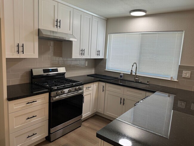 Foto del edificio - Home for Rent in Citrus Heights, CA