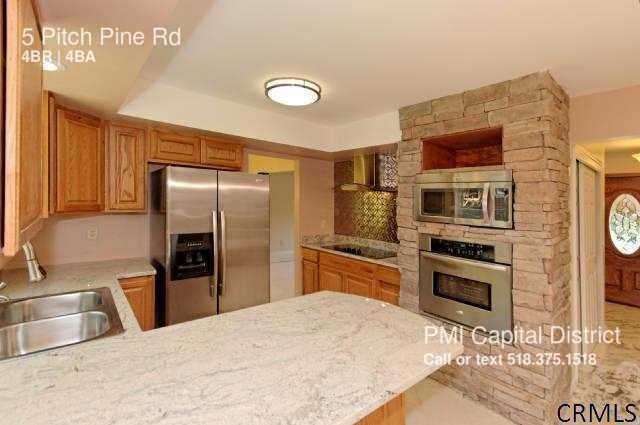 Primary Photo - 5 Pitch Pine Rd