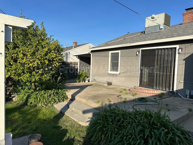 Building Photo - 5700 61st St