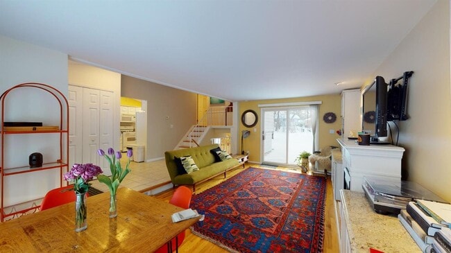 Building Photo - 2927 Burlington Ct