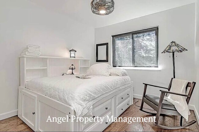 Foto del edificio - 2206 Halsey Cir