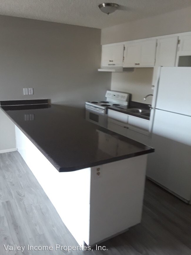Building Photo - 448 S Mesa Dr