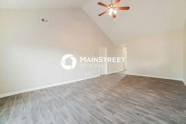 Building Photo - 3 Bedroom Pet-Friendly Home in Horn Lake, MS with Main Street Renewal