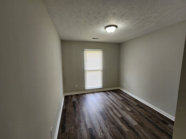 Building Photo - 3034 Lansing Ave