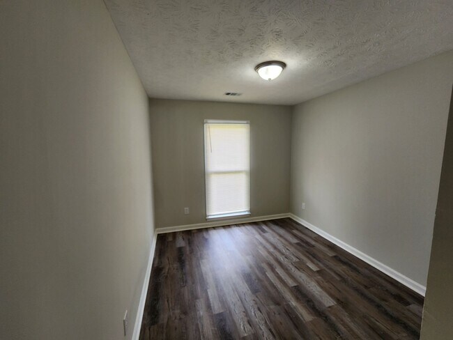 Foto del edificio - 3034 Lansing Ave
