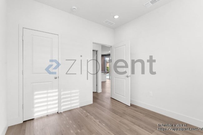 Foto del edificio - 710 Barrett Lk Rd