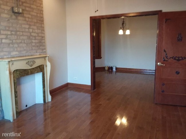 Building Photo - 2 br, 2 bath Apartment - 4752 N Ashland Ave