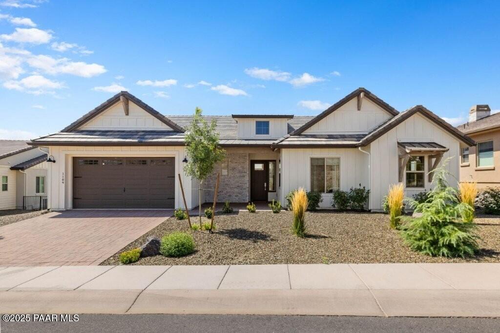 Foto principal - 1109 S Lakeview Dr