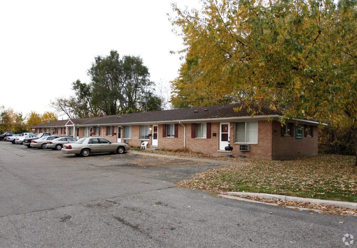 Foto principal - 1180-1198 E Cross St
