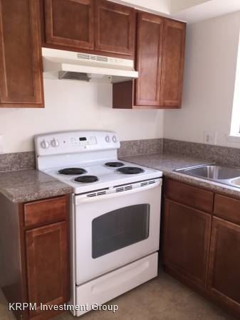 Building Photo - 2 br, 1.5 bath House - 9786 Continental Dr