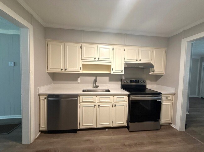 Building Photo - 7923 Shinn Dr