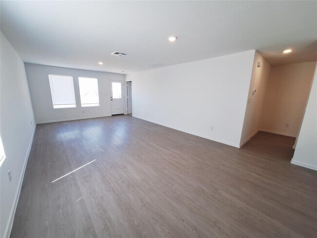 Building Photo - 510 Firedance Ct