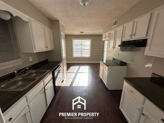 Building Photo - Modern 3BR/2BA Memphis Home | Bright Interiors, Fireplace & 2-Car Garage