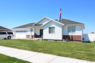 Building Photo - 737 S 340 E
