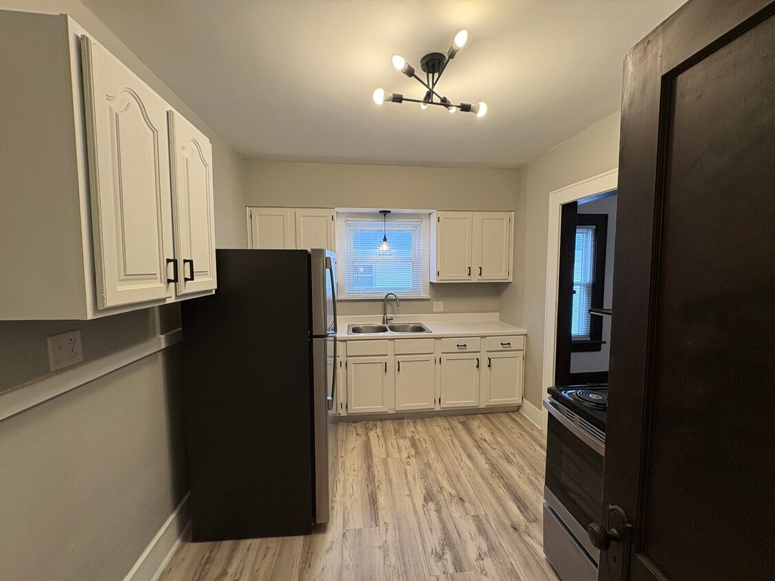 Foto principal - 2468 3rd St