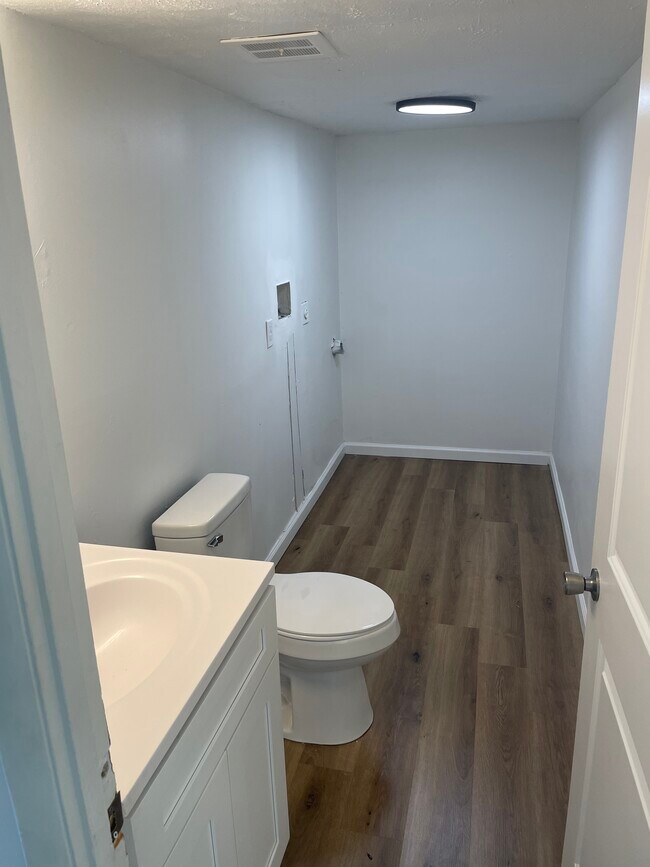 1556 Meredith Dr, Cincinnati, OH 45231 Townhome Rentals in Cincinnati