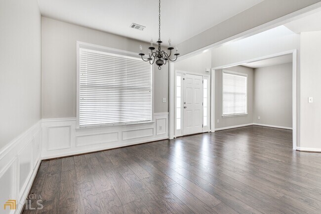 Foto del edificio - 8230 Shakerag Trace