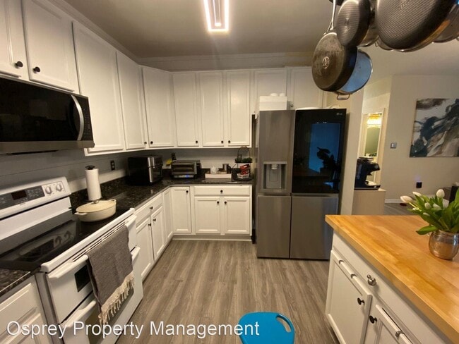 Building Photo - 3 br, 2.5 bath House - 2125 Bizzone Cir