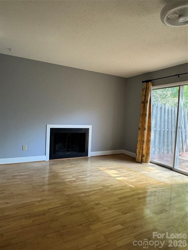 Foto del edificio - 3282 Heathstead Place