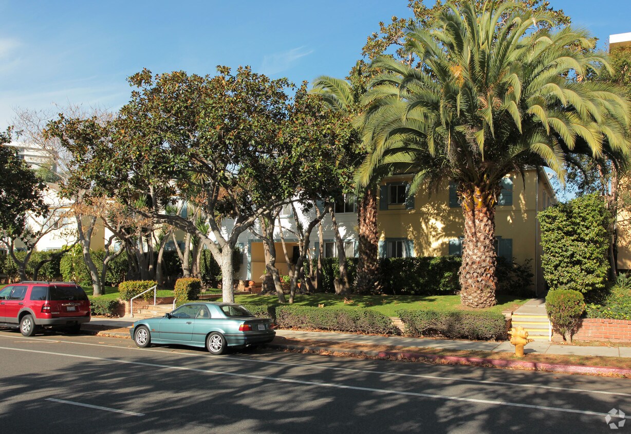 Foto del edificio - 211 San Vicente Blvd