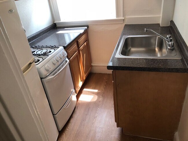 Foto del edificio - 9/1 No Fee! Spacious Studio in Fenway/Kenmore!