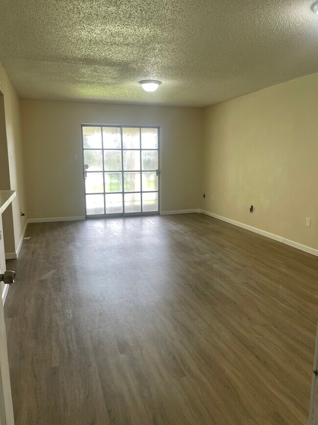 Foto del edificio - 675 Wooddale Blvd