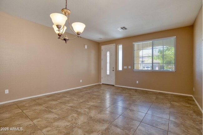 Foto del edificio - 15273 W Roanoke Ave