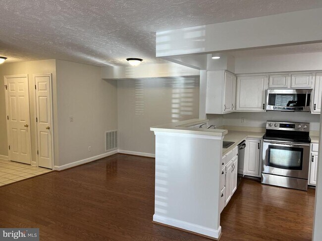 Foto del edificio - 12002 Ridge Knoll Dr