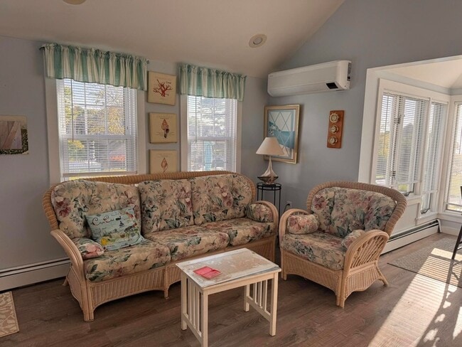 Building Photo - 11 Brant Rock Rd