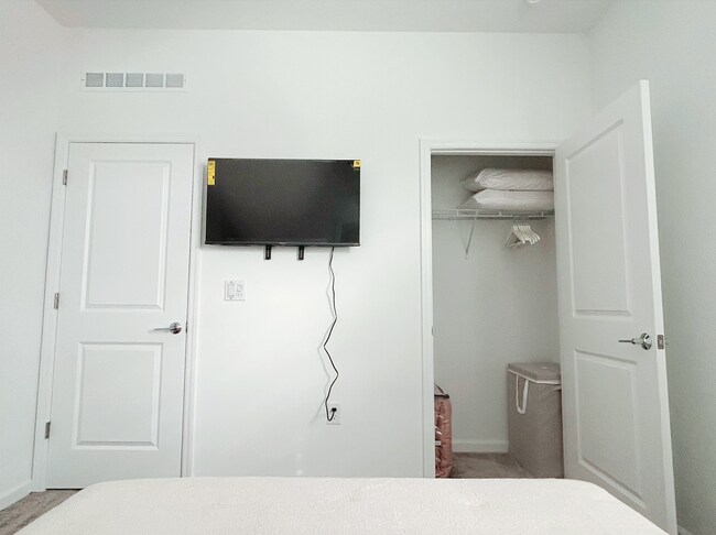 Foto del edificio - 5996 Blissful St