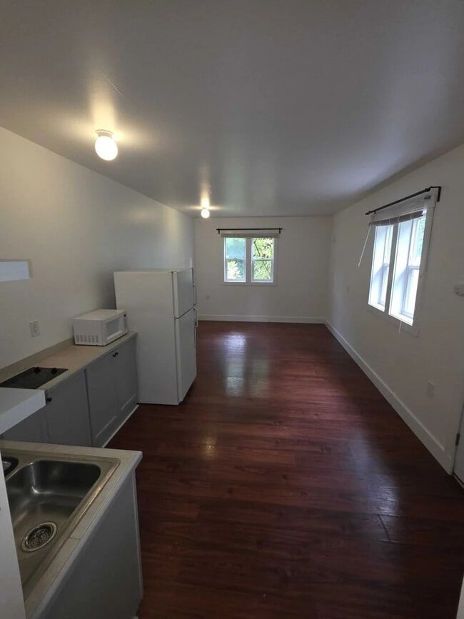 Building Photo - 1212 S 3rd St