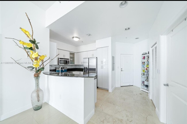 Foto del edificio - 7900 Harbor Island Dr