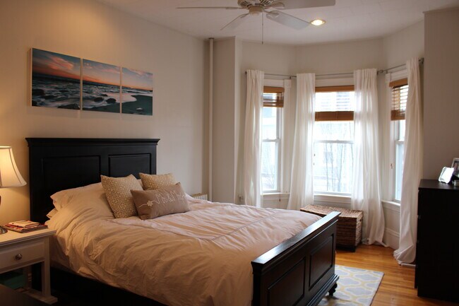 Building Photo - 648 East 7th Street