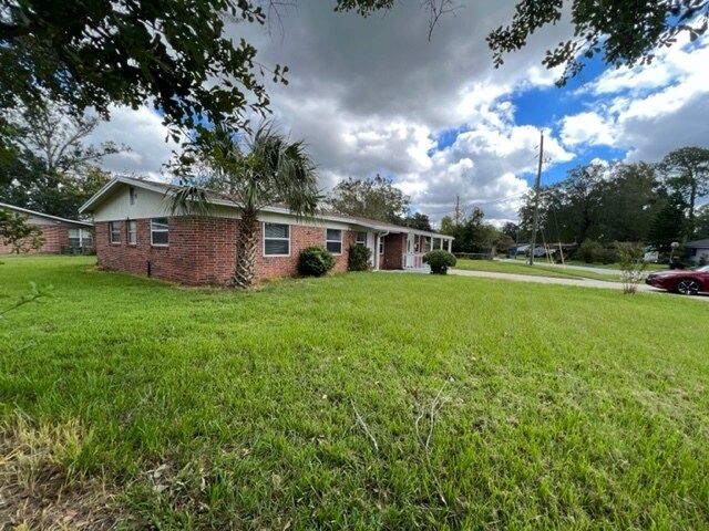 Building Photo - 5503 Boeing Drive