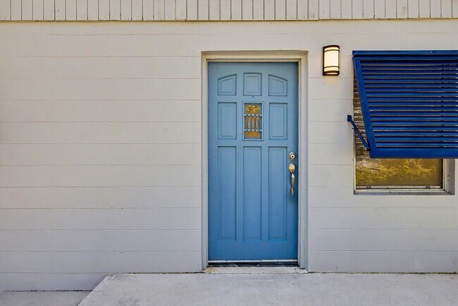 Foto del edificio - 235 Boulevard Des Pins