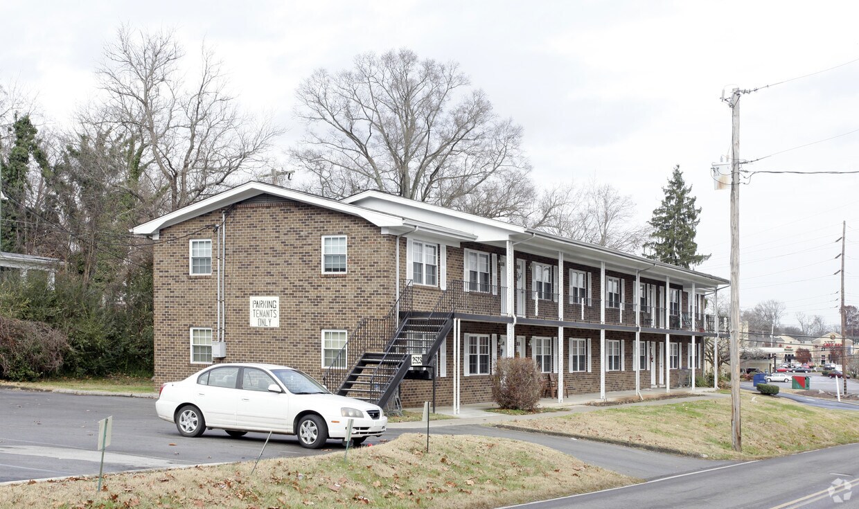 Foto del edificio - 2523 Cedar Ln