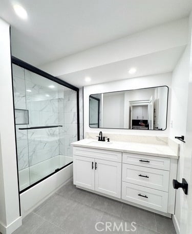 Foto del edificio - 17000 Burbank Blvd