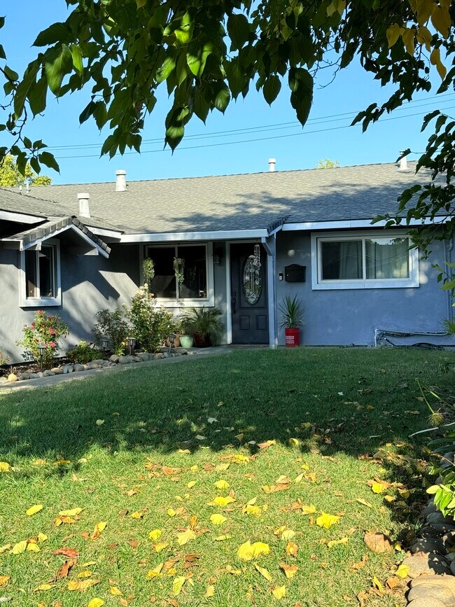 Foto del edificio - 5916 Marlin Cir